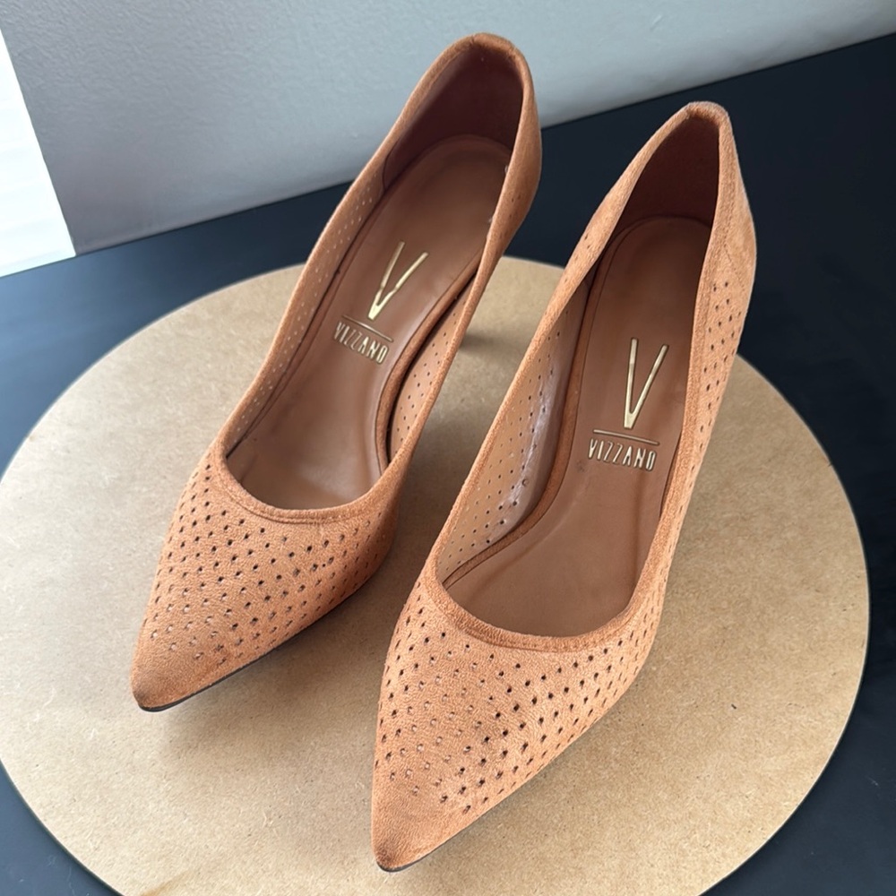 Women's Tan Heels